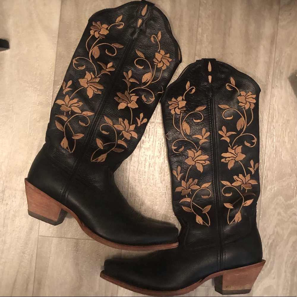 Twisted X stepping out black floral cowboy boots